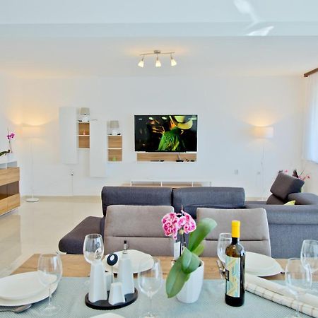 Apartment Karolina - Green Oasis Pula Extérieur photo