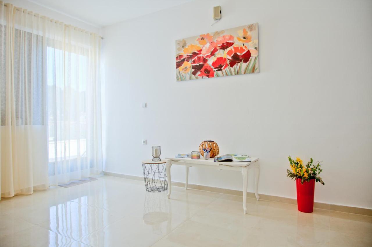 Apartment Karolina - Green Oasis Pula Extérieur photo
