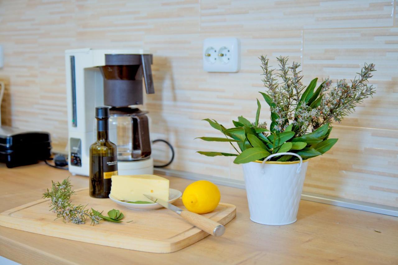 Apartment Karolina - Green Oasis Pula Extérieur photo