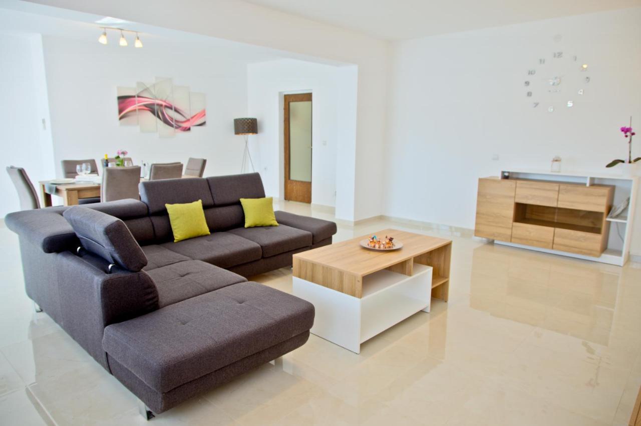 Apartment Karolina - Green Oasis Pula Extérieur photo