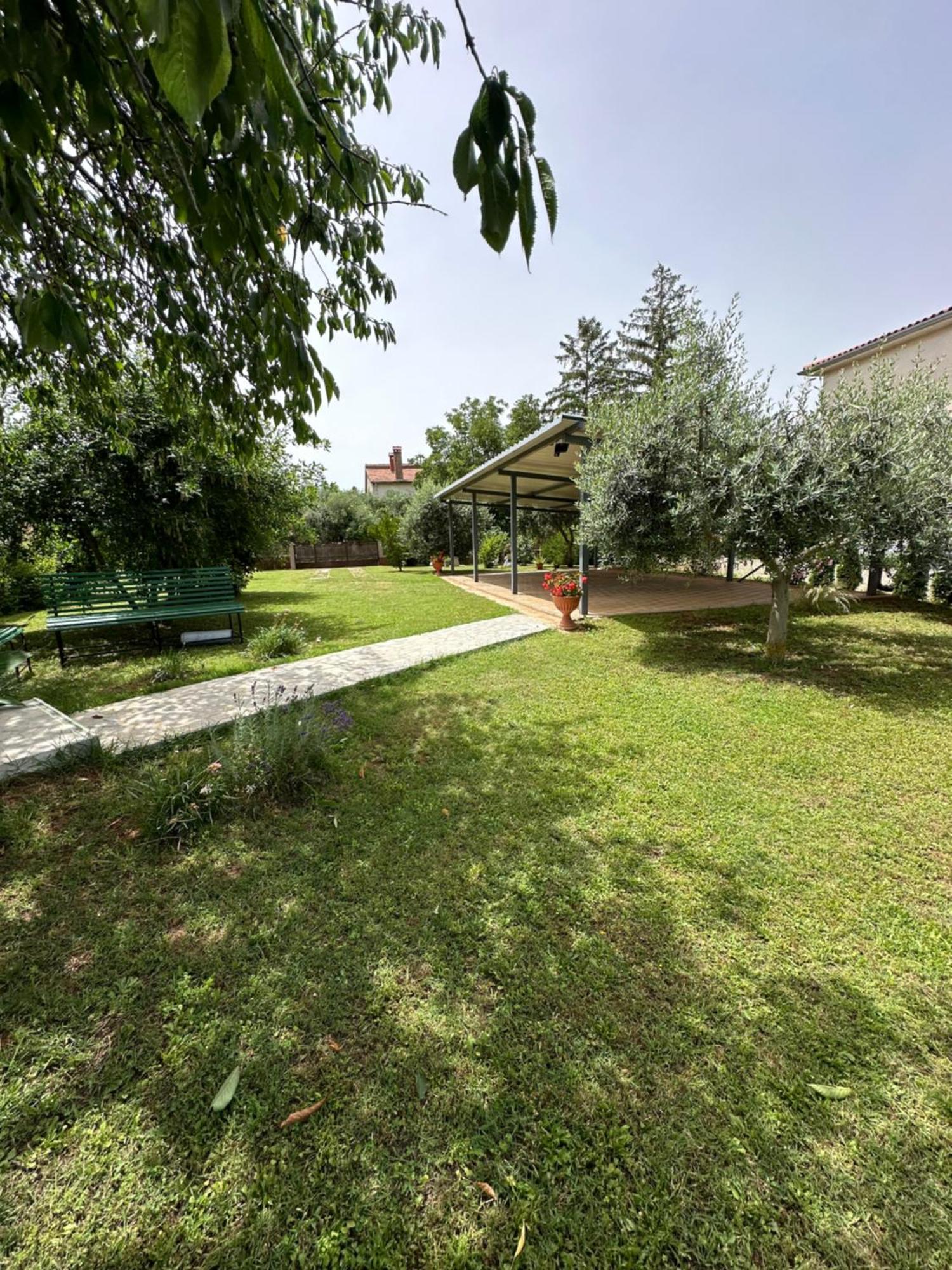 Apartment Karolina - Green Oasis Pula Extérieur photo